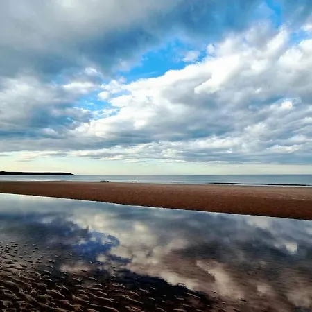 The Sandcastle - Part Of The The Bay Village With Pool, Gym And Direct Access, Pub, Restaurant, Tennis And Meadows Walks Filey