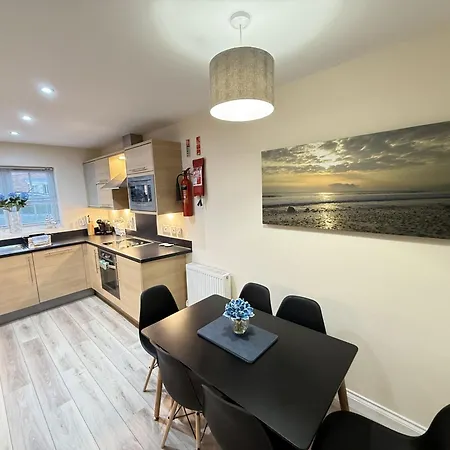 The Sandcastle - Part Of The The Bay Village With Pool, Gym And Direct Access, Pub, Restaurant, Tennis And Meadows Walks