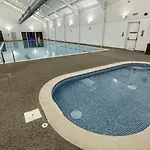 Holiday home The Sandcastle - Part Of The The Bay Village With Pool, Gym And Direct Access, Pub, Restaurant, Tennis And Meadows Walks Filey