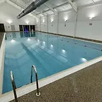 The Sandcastle - Part Of The The Bay Village With Pool, Gym And Direct Access, Pub, Restaurant, Tennis And Meadows Walks Holiday home *