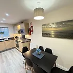 The Sandcastle - Part Of The The Bay Village With Pool, Gym And Direct Access, Pub, Restaurant, Tennis And Meadows Walks